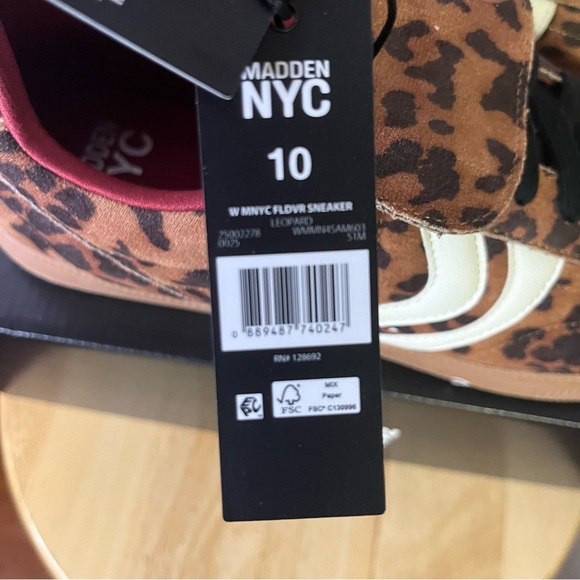 Madden NYC NEW Leopard Print Fold Over Sneakers Size 10 - Picture 2 of 8